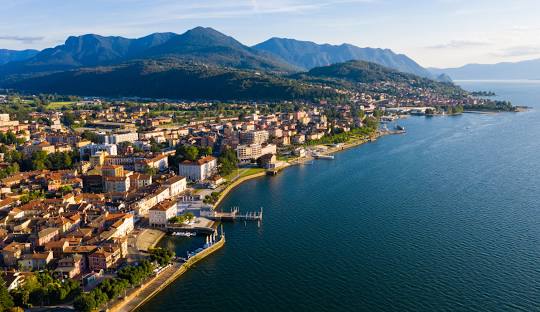 Assemblea pubblica a Luino (VA)